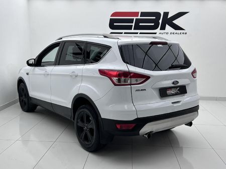 2015-Ford-Kuga-15-EcoBoost-Ambiente_2