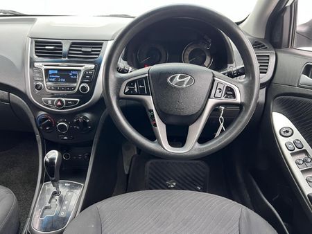 2017-Hyundai-Accent-16-GLS-Fluid-Auto_6