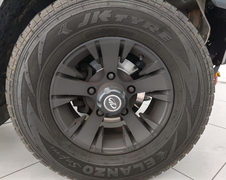 2023-Mahindra-Pik-Up-22-mHawk-S6-4x4-Double-Cab_8