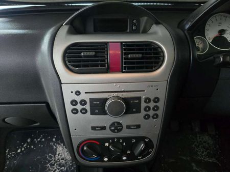 2006-Opel-Corsa-Utility-14i_9