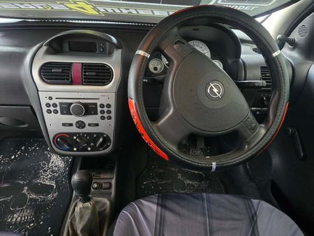 2006-Opel-Corsa-Utility-14i_11