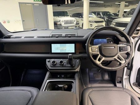 2024-Land-Rover-Defender-110-D300-SE-221kw_9