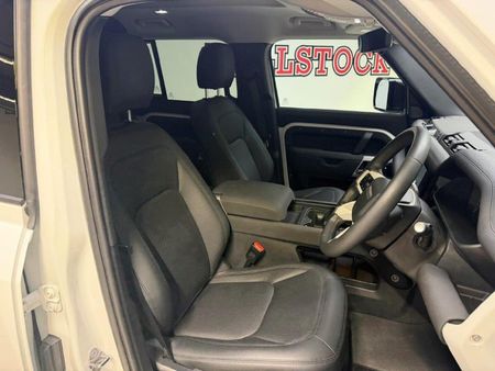 2024-Land-Rover-Defender-110-D300-SE-221kw_8