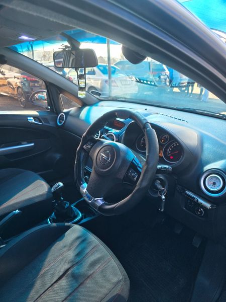 2010-Opel-Corsa-16-OPC_10