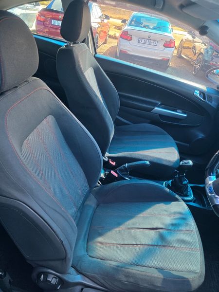 2010-Opel-Corsa-16-OPC_11