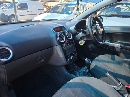 2010-Opel-Corsa-16-OPC_13