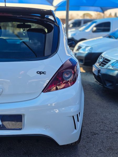 2010-Opel-Corsa-16-OPC_7
