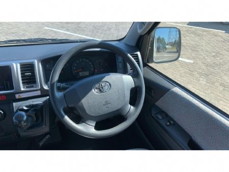 2024-Toyota-Quantum-25-D-4D-14-seat_15