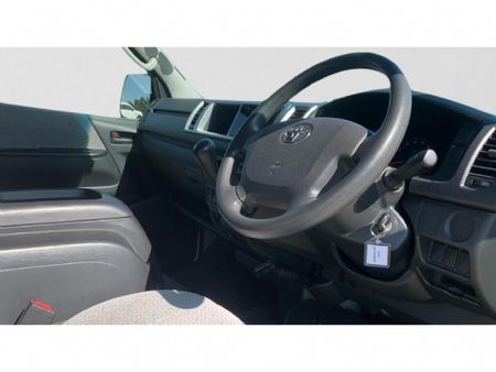 2024-Toyota-Quantum-25-D-4D-14-seat_21