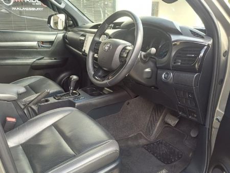 2023-Toyota-Hilux-28-GD-6-Raised-Body-Legend-4x4-Auto-Double-Cab_9