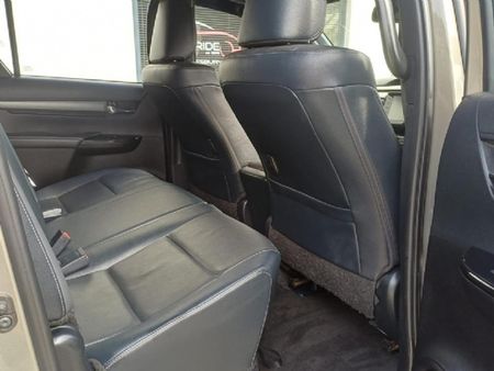 2023-Toyota-Hilux-28-GD-6-Raised-Body-Legend-4x4-Auto-Double-Cab_10