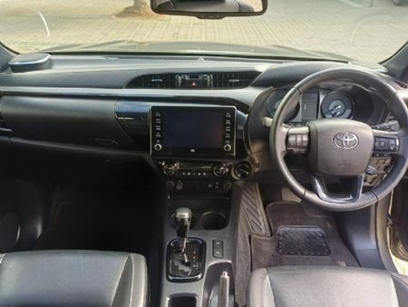 2023-Toyota-Hilux-28-GD-6-Raised-Body-Legend-4x4-Auto-Double-Cab_11