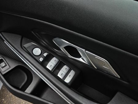 2025-BMW-3-Series-320i-M-Sport-Auto_13