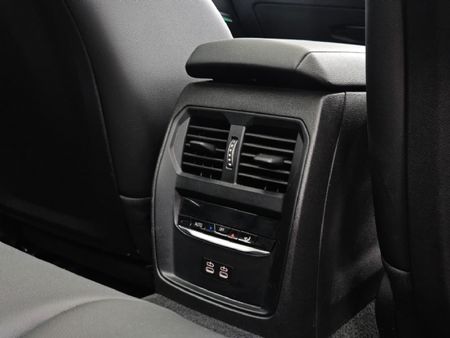 2025-BMW-3-Series-320i-M-Sport-Auto_15