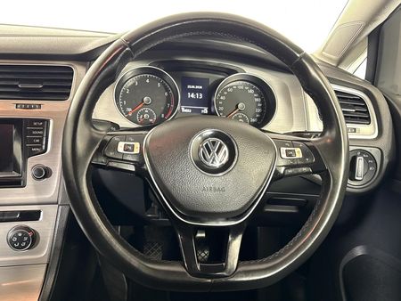 2014-Volkswagen-Golf-VII-14-TSI-Comfortline_11