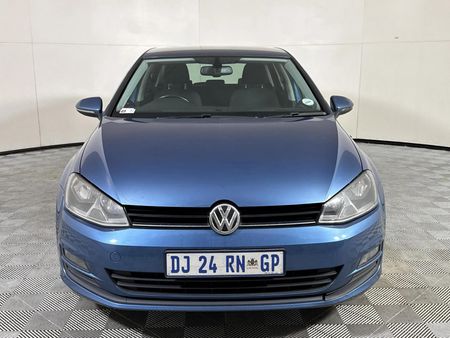 2014-Volkswagen-Golf-VII-14-TSI-Comfortline_14