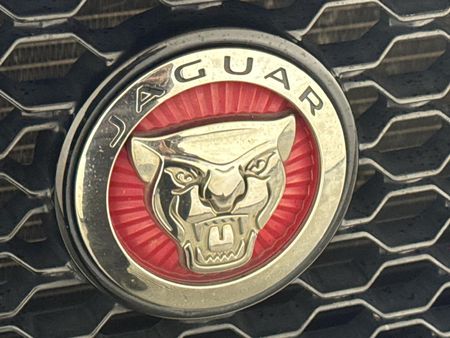 2017-Jaguar-F-Pace-30-V6-SC-AWD-First-Edition_11