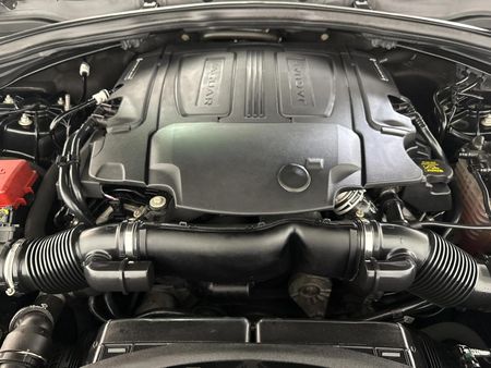 2017-Jaguar-F-Pace-30-V6-SC-AWD-First-Edition_13