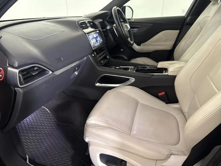 2017-Jaguar-F-Pace-30-V6-SC-AWD-First-Edition_8