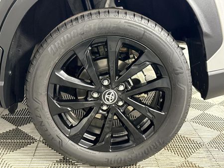 2025-Toyota-Corolla-Cross-18-GR-S_6