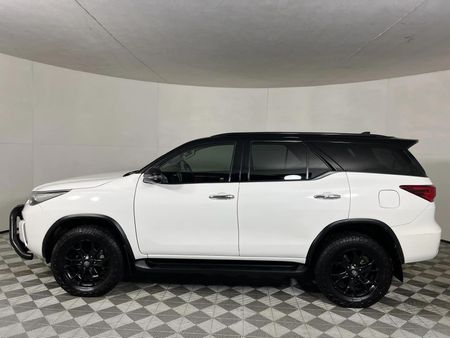 2020-Toyota-Fortuner-28-GD-6-4x4-Epic-Black-Auto_17