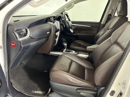 2020-Toyota-Fortuner-28-GD-6-4x4-Epic-Black-Auto_8