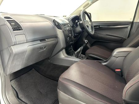 2021-Isuzu-D-Max-250-HO-Hi-Rider-Double-Cab_8