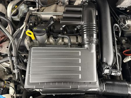 2015-Volkswagen-Polo-GP-12-TSI-Trendline-66kW_9