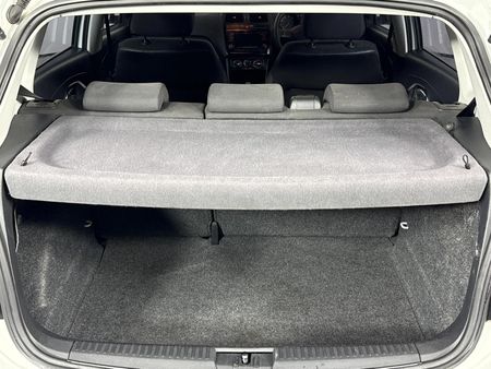 2015-Volkswagen-Polo-GP-12-TSI-Trendline-66kW_10