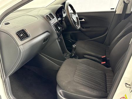 2015-Volkswagen-Polo-GP-12-TSI-Trendline-66kW_6