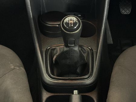 2015-Volkswagen-Polo-GP-12-TSI-Trendline-66kW_8