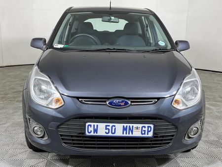 2014-Ford-Figo-14-Trend_14