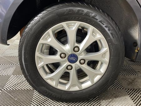 2014-Ford-Figo-14-Trend_7