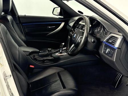 2015-BMW-3-Series-320d-M-Sport-Auto_9