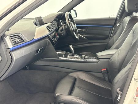 2015-BMW-3-Series-320d-M-Sport-Auto_8