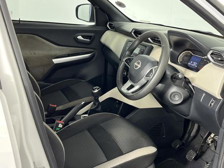 2024-Nissan-Magnite-10-Visia_9