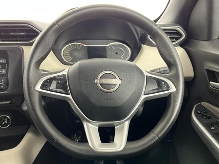 2024-Nissan-Magnite-10-Visia_12