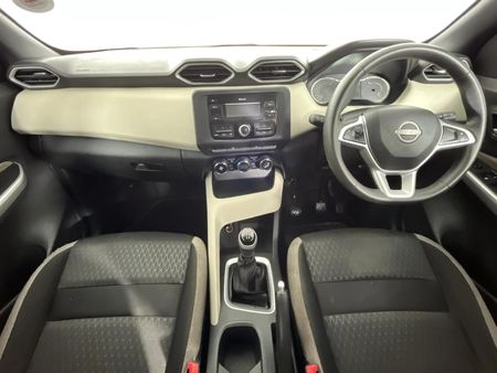 2024-Nissan-Magnite-10-Visia_1