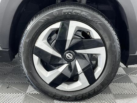 2024-Nissan-Magnite-10-Visia_5