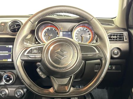 2022-Suzuki-Swift-12-GLX_11