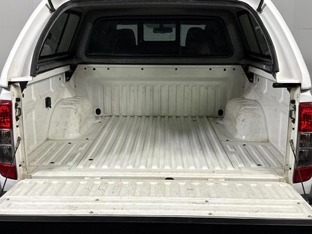 2019-Nissan-Navara-23D-SE-Auto-Double-Cab_12