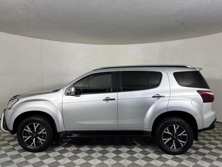 2021-Isuzu-Mu-x-30D-Auto_18