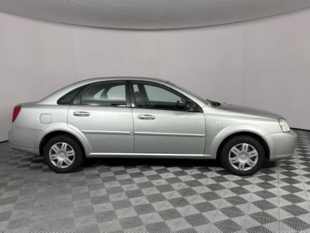 2011-Chevrolet-Optra-16-L_15