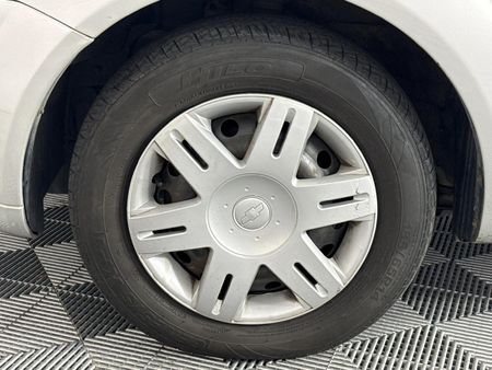 2011-Chevrolet-Optra-16-L_4