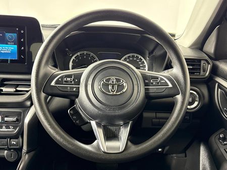 2024-Toyota-Urban-Cruiser-15-XR-Auto_12