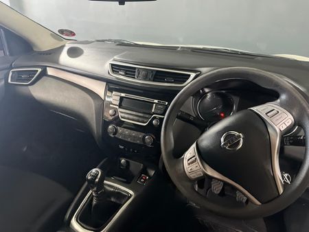 2018-Nissan-Qashqai-12T-Visia_10