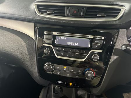 2018-Nissan-Qashqai-12T-Visia_11