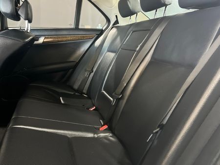 2013-Mercedes-Benz-C-Class-C-200-BE-Classic-Auto_9
