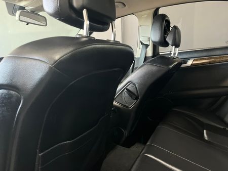 2013-Mercedes-Benz-C-Class-C-200-BE-Classic-Auto_8