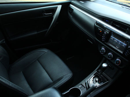 2016-Toyota-Corolla-16-Prestige-Auto_14